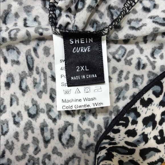 SHEIN Curve- Animal Print Long Sleeve Crop Top- 2XL - Picture 4 of 8